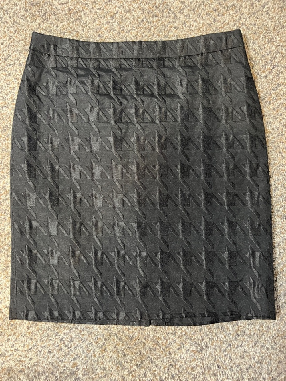LOFT Black Textured  Pencil Skirt, Size 4